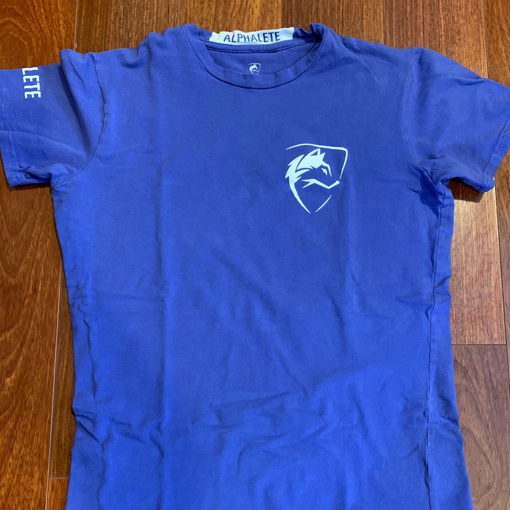 Alphalete shirt